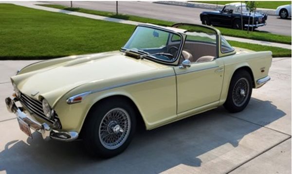 Robert Cameron's Triumph TR5, commission number CP 851 L